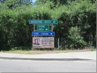 4th of July Banners Hanging in Cambria, California | Banners.com
