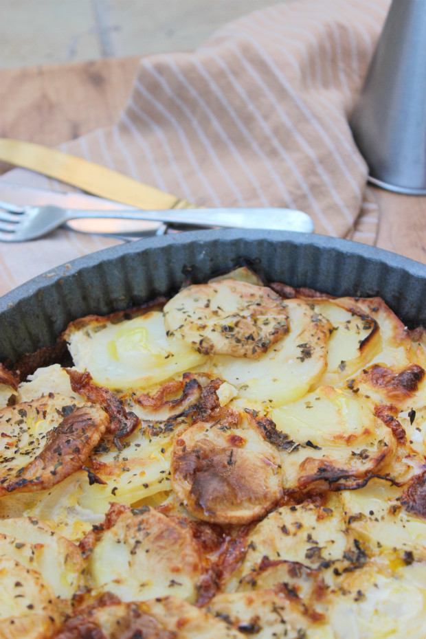 SIENTATE A LA MESA KUGEL DE PATATA / POTATO KUGEL GRATIN