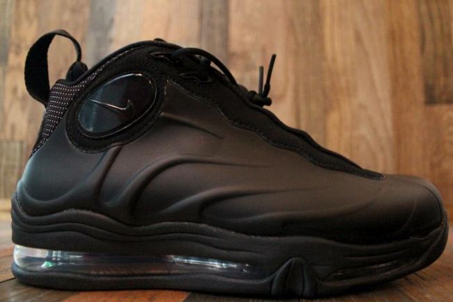 THE SNEAKER ADDICT: Nike Foamposite Tim Duncan Blackout Sneaker Release ...