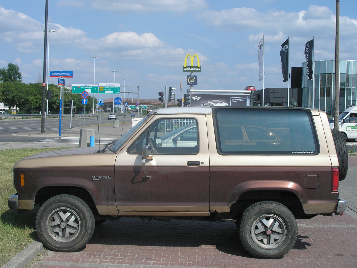 Pobliska Ulica: 1985 Ford Bronco II XLT