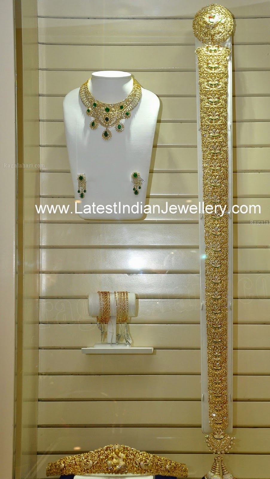 Kirtilal Diamonds Diamond Cluster Necklace Yellow Gold Elegant