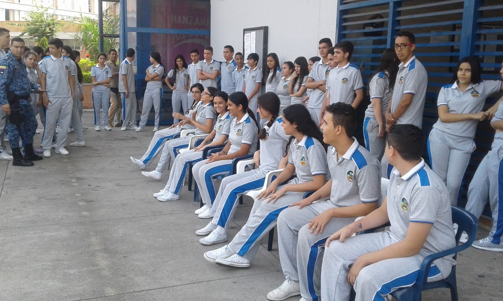 Sin Rejas Ni Fronteras Visita Colegio Oriental 26 de Prados Norte