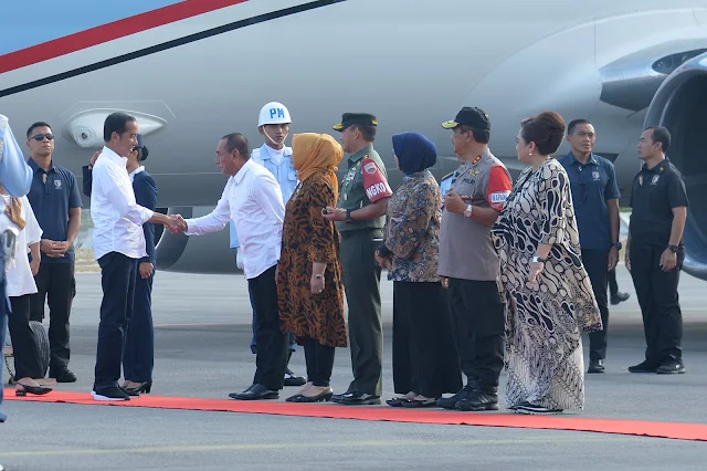 Gubernur Sumut Sambut Kedatangan  Presiden Jokowi di Bandara Silangit
