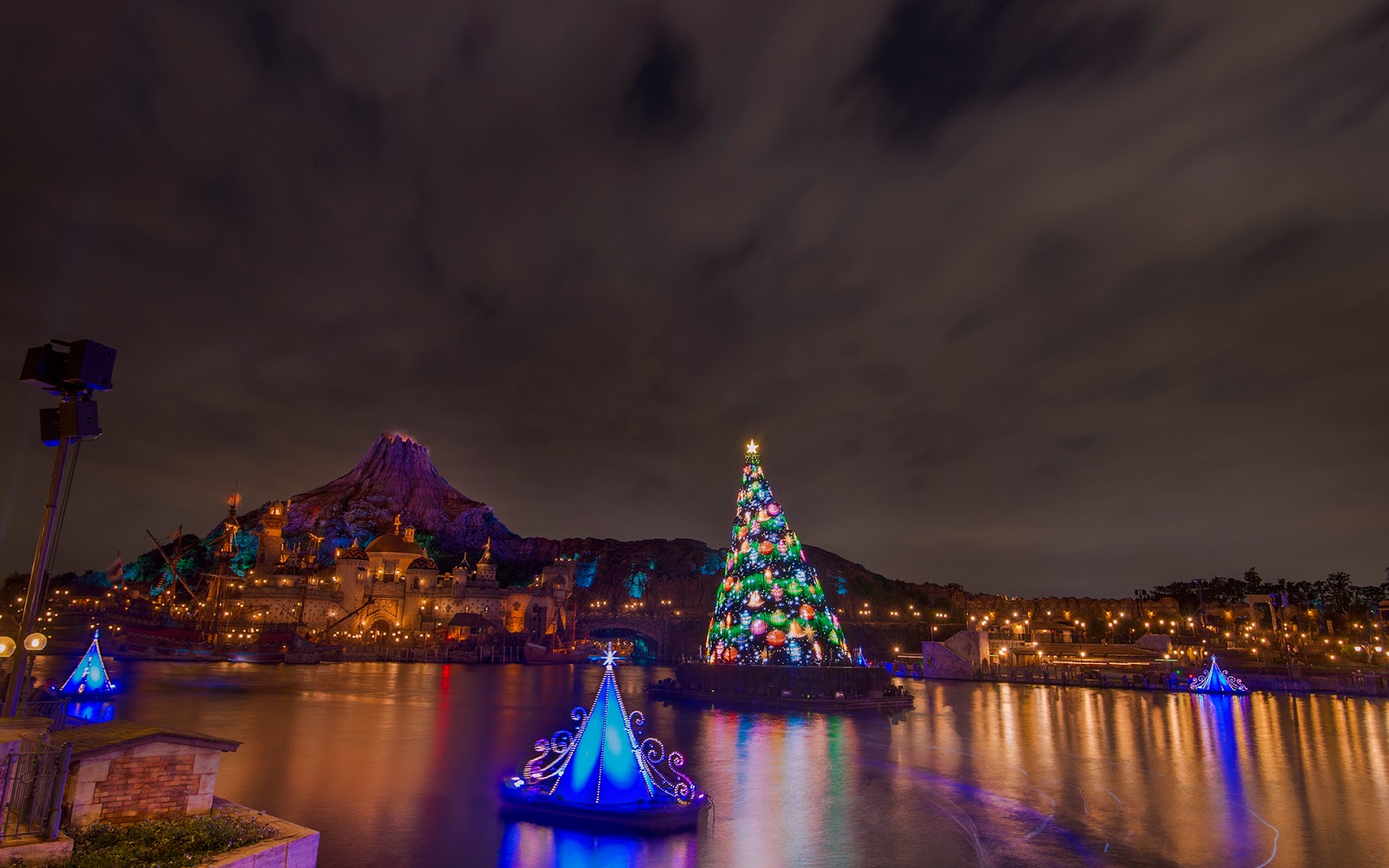 The Harbor Christmas Tree