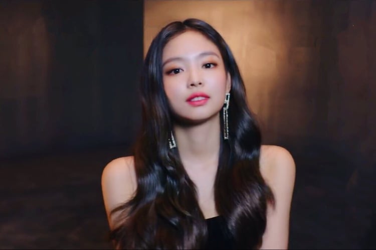 Jennie is Seductive in These GIFs!! | Daily K Pop News