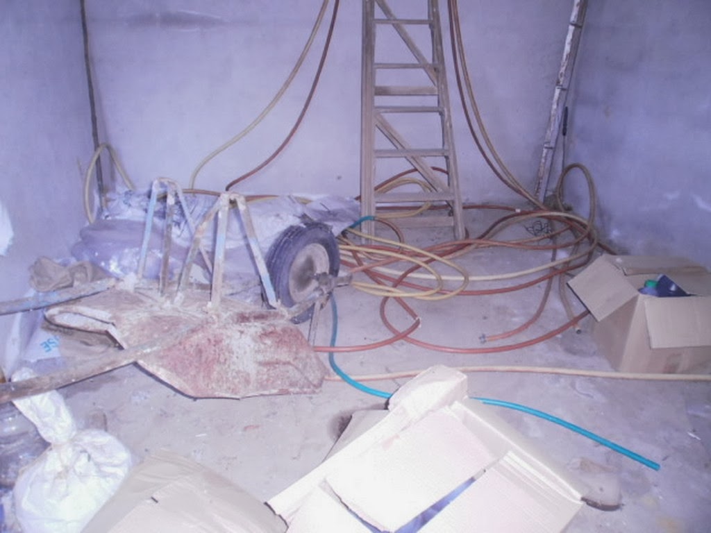 Los Sitios de Nadie: Parcela con chalet y cobertizo.