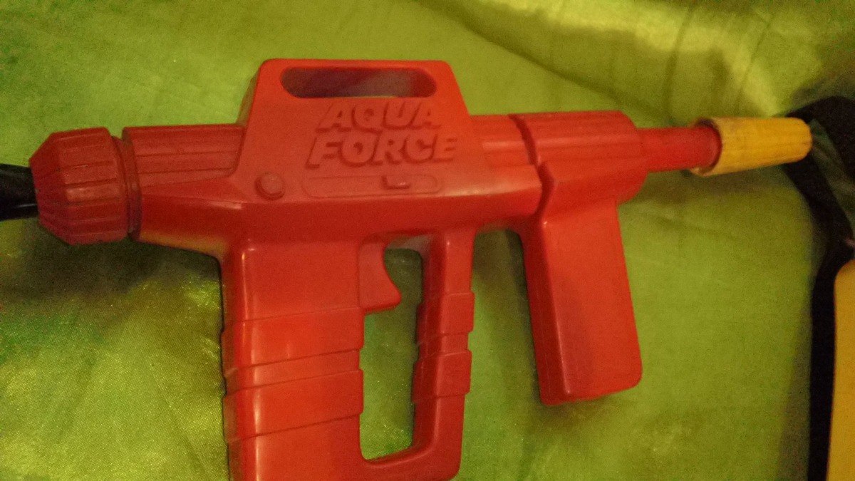 pistolas de agua aqua force