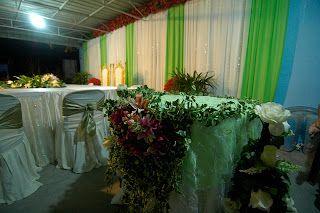 Ucus : The Pelamin and meja makan are ready