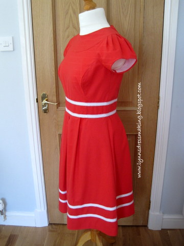 Lynn's Dressmaking: The red dress is finally finished - Yay!!!!!