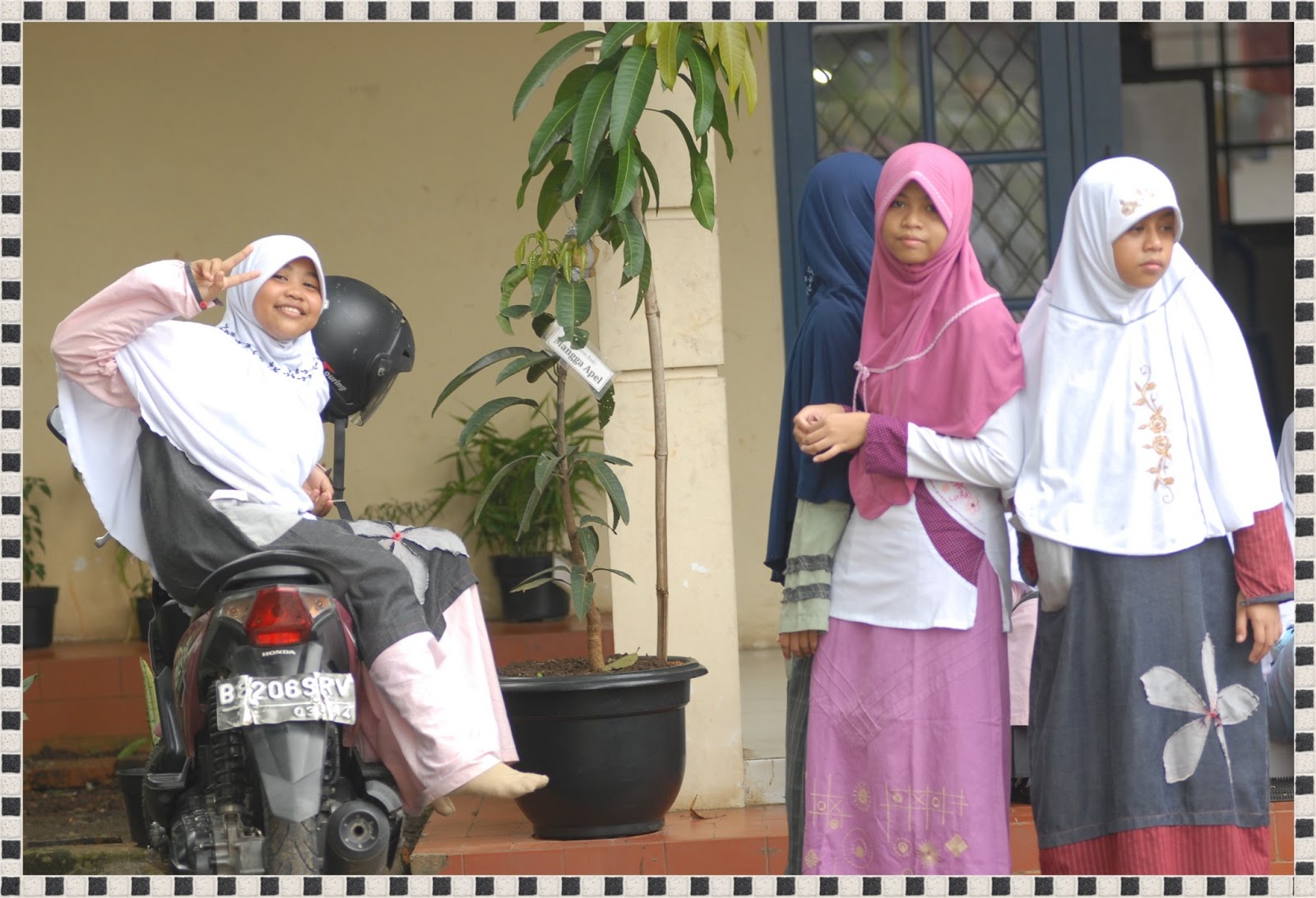 April 2013 Risna Aditya Kharia