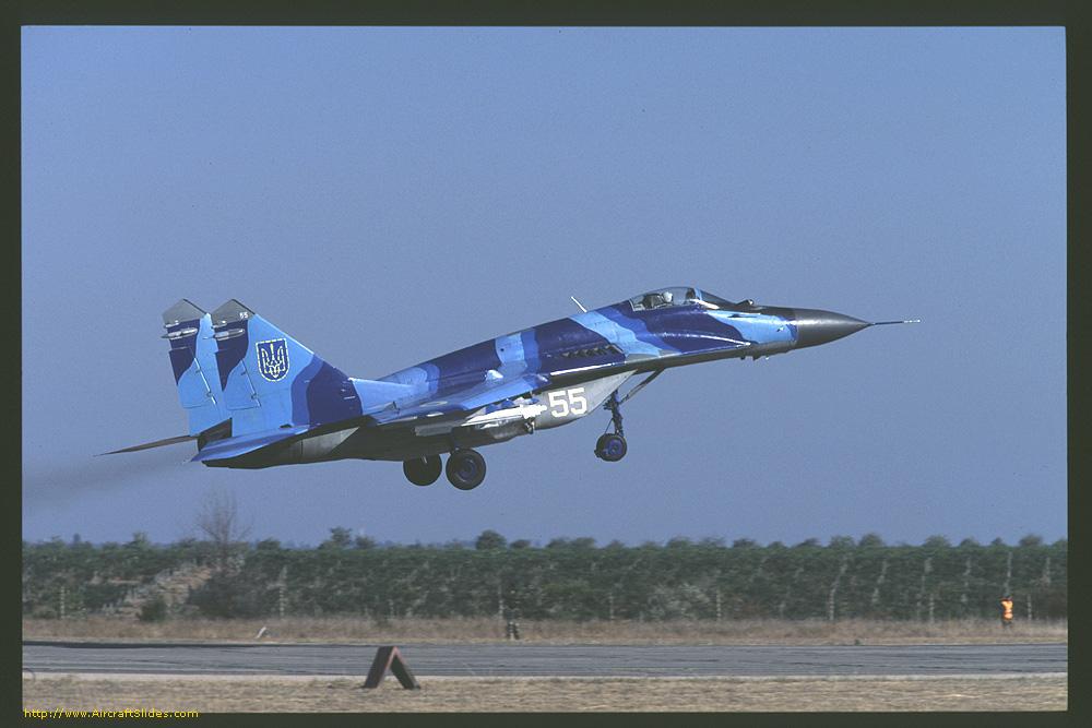 MIG-29%2B55%2BUCRANIANO%2BARMADO%2B2011.jpg