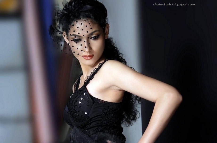 INDIAN BEAUTIES: SHIREEN FAROOQ