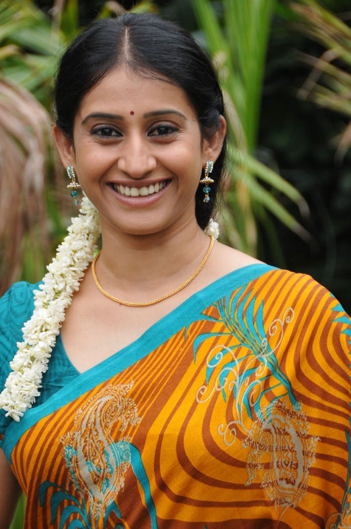 Telugu TV Serial Actress Meena In Yellow Saree Picture 