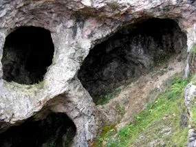 Intrarea într-o mină romană de cupru din Pen Iberică(Asturia)
