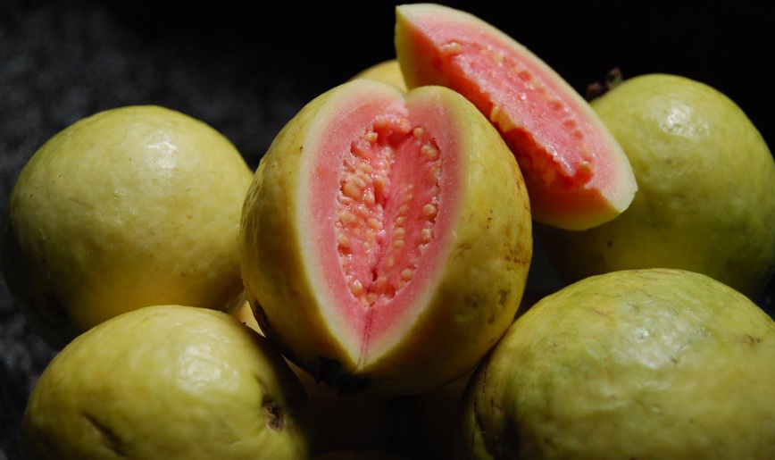 Monster Bego: 10 Manfaat Jambu Biji Bagi Kesehatan