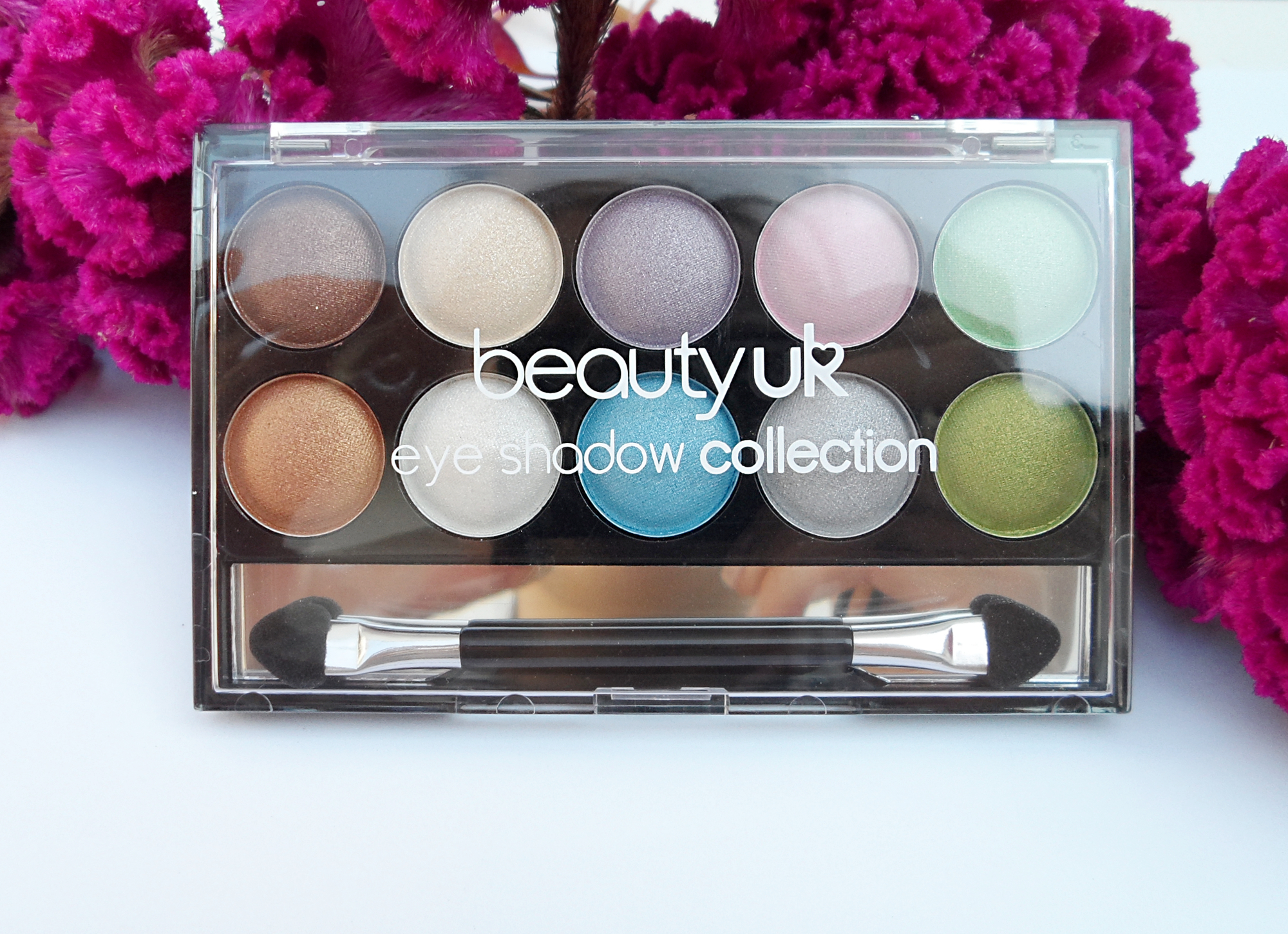 pastel eyeshadows palette by makeup brand beauty uk review, swatches, and pictures by blogger