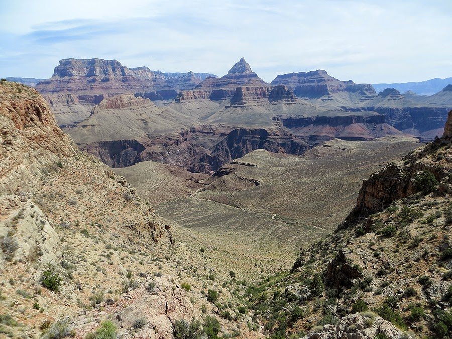 Hiking in the White Mountains Grand Canyon Horseshoe Mesa