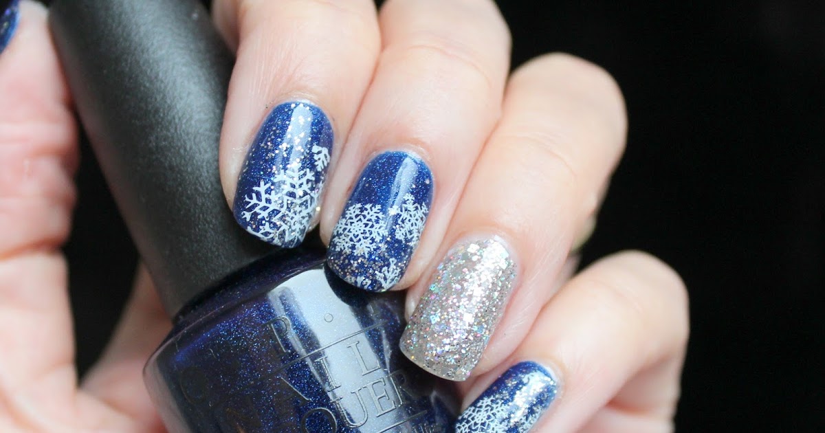 blue & white winter nail design