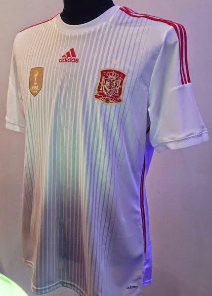 Logro Aparecer Desacuerdo El blog sobre Fernando Torres, The Kid of Atletico de Madrid: FILTRADA  Tercera Camiseta España Mundial Brasil 2014