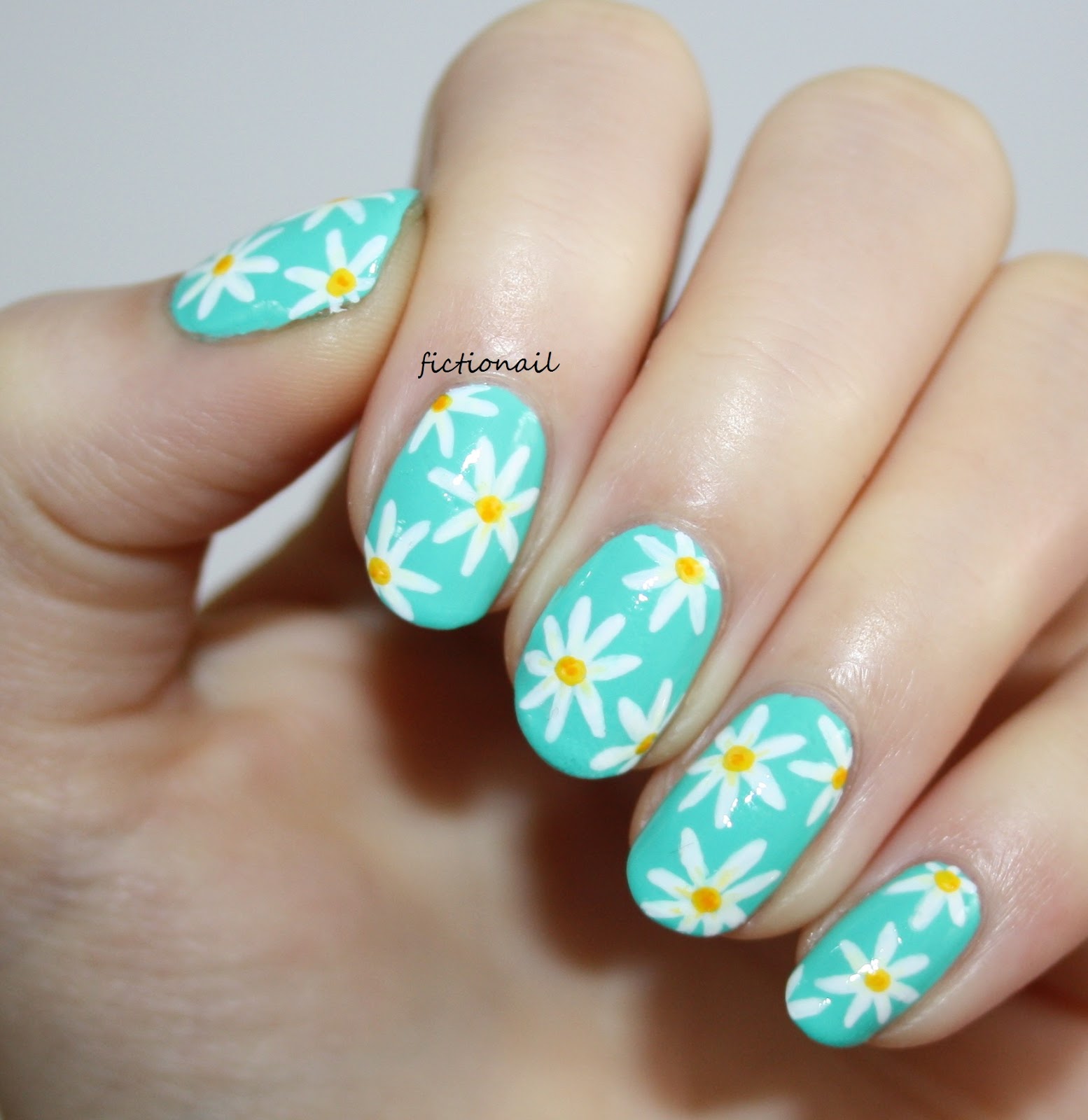 Spring Daisy Nails