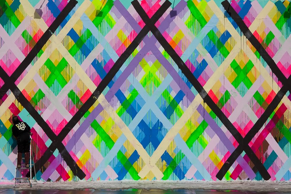 Maya Hayuk spent the last few days working on this new street art piece on Houston and Bowery in New York City, USA. 2