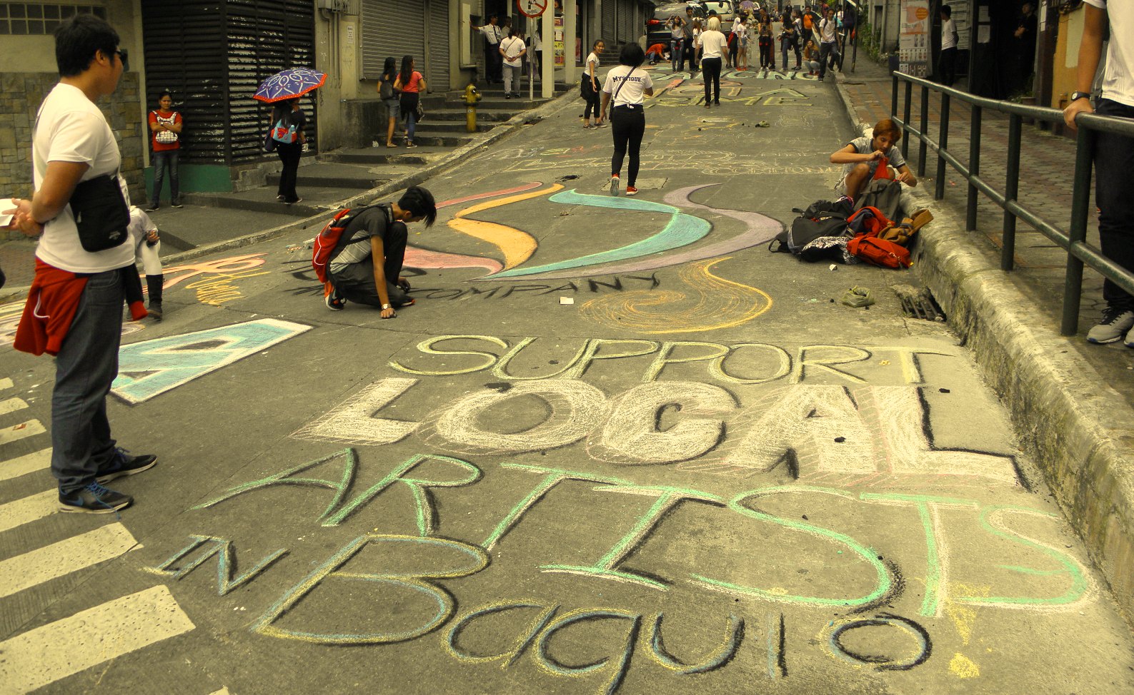 Baguio City Folks Cover Session Road With Chalk Drawings To Celebrate