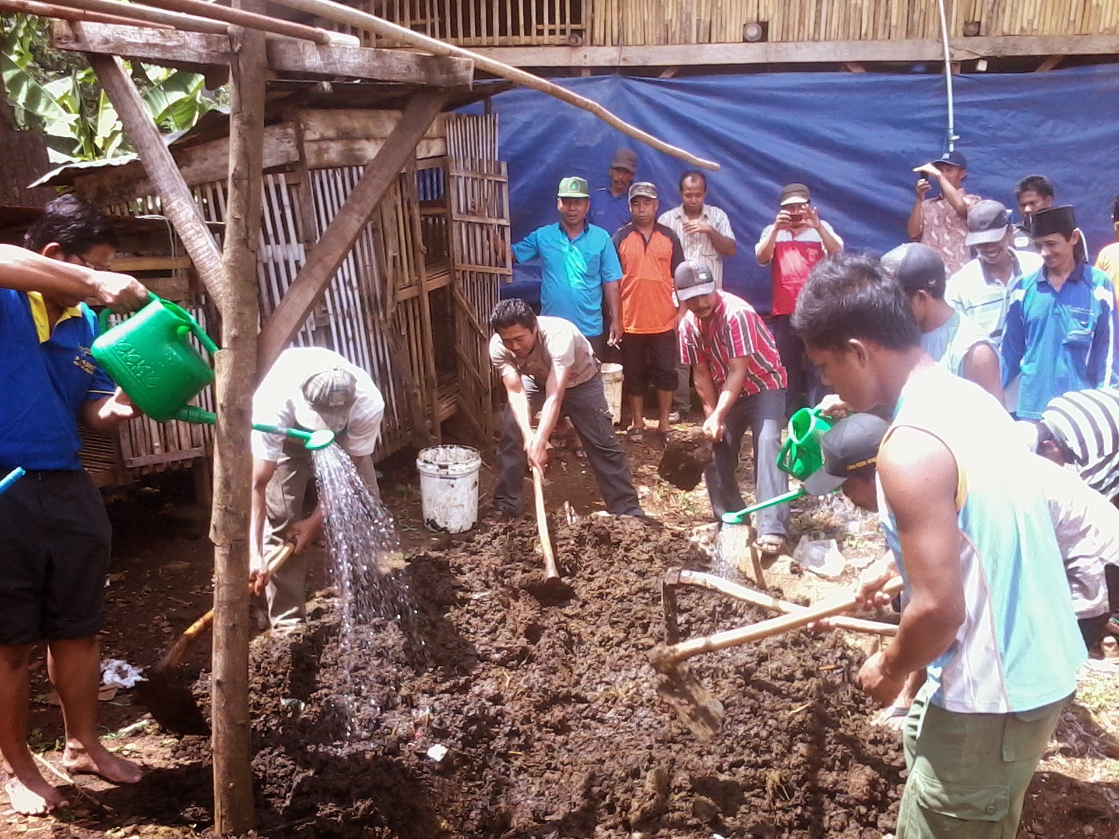 Buka Peluang Usaha, Desa Kuripan Kidul Gelar Kursus Pembuatan Pupuk Organik