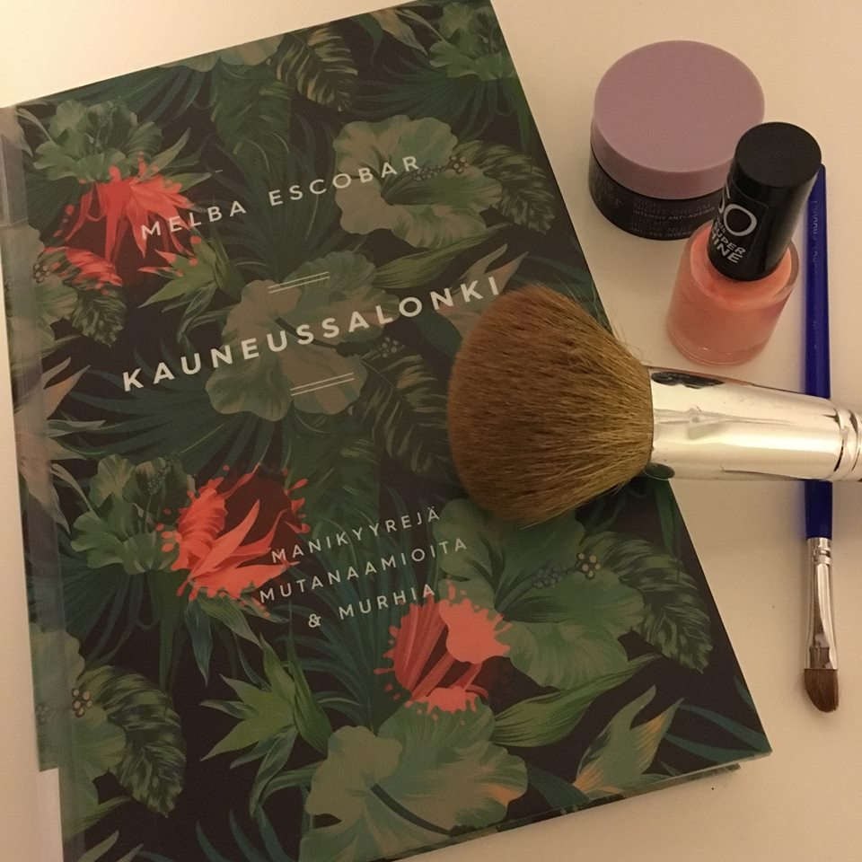 Kirja hyllyssä Melba Escobar Kauneussalonki