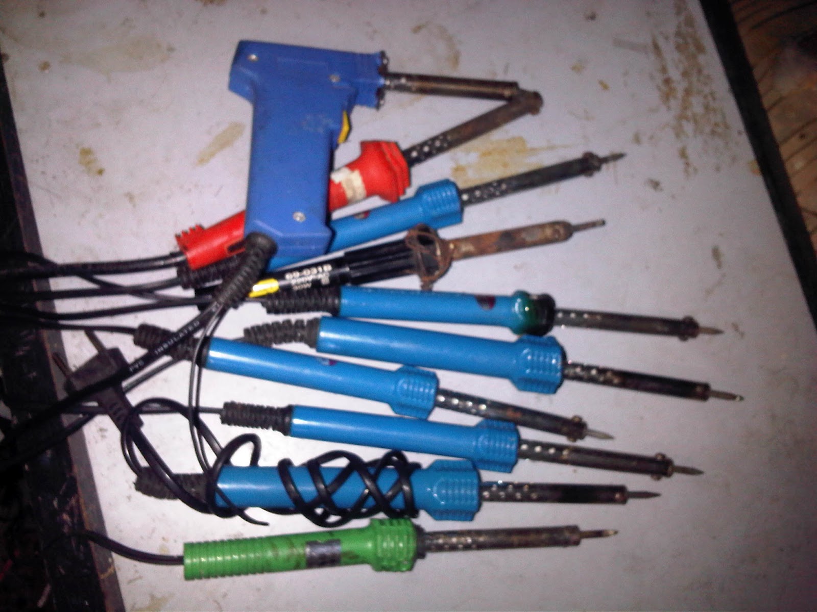 Afdhal Atiff Tan: Cheap Soldering Iron?