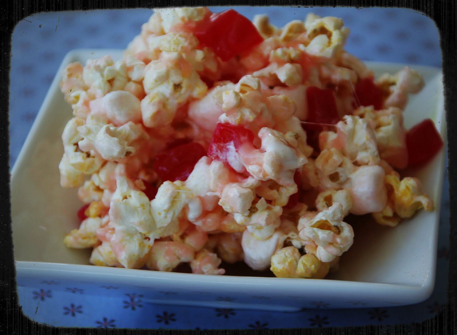 grey luster girl Cinnamon Bear Popcorn