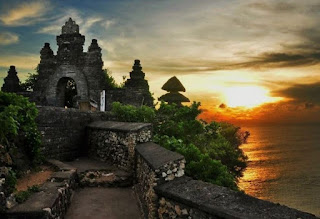 Travel eksotis di tanah lot bali