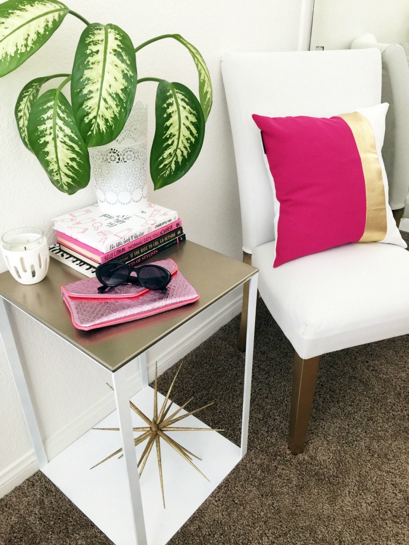 FASHION BLOGGER OFFICE WORKSPACE DESK GOLD WHITE PINK GLAM