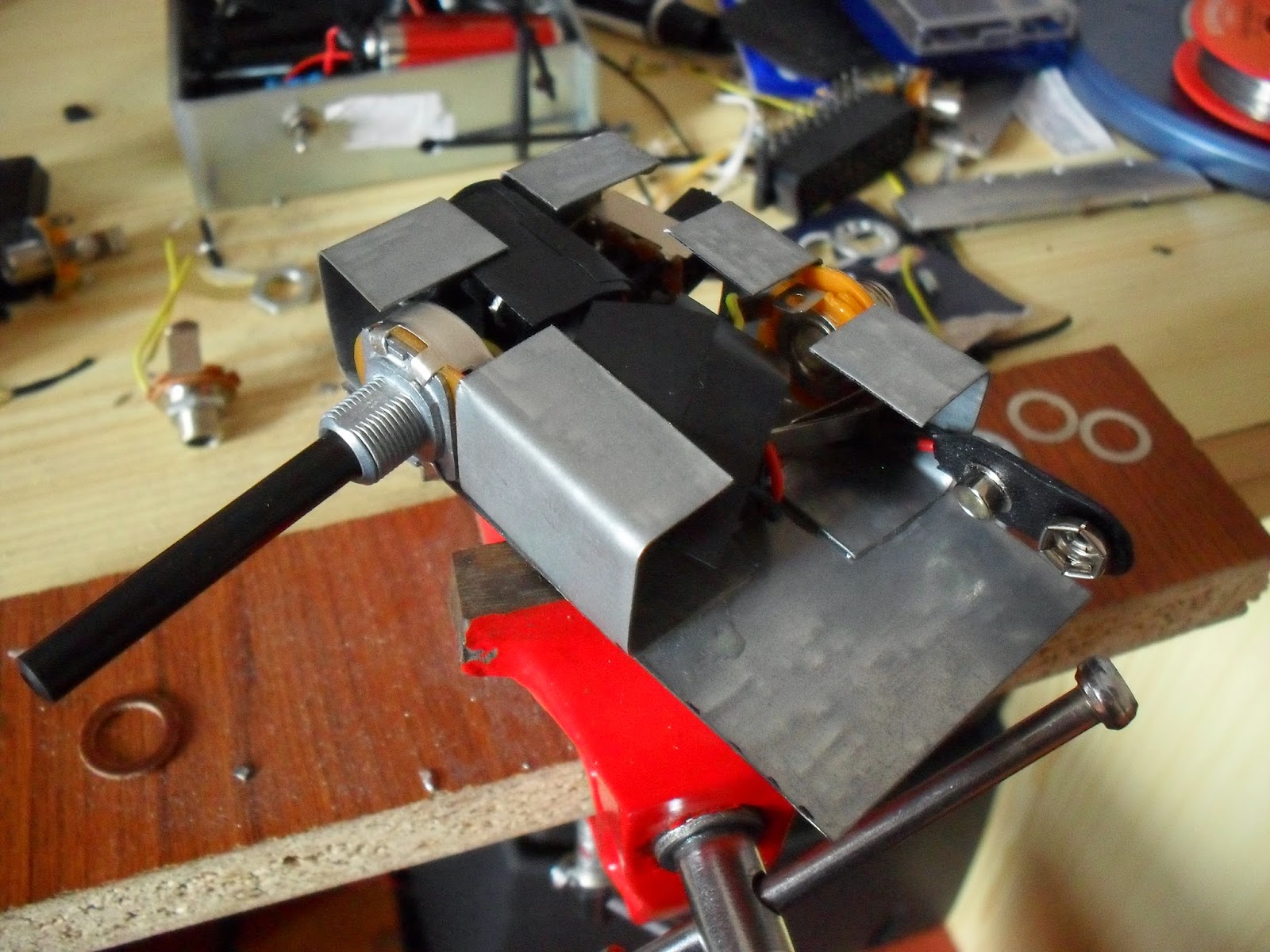 DIY electric guitar projects Piezo pickup preamplifier