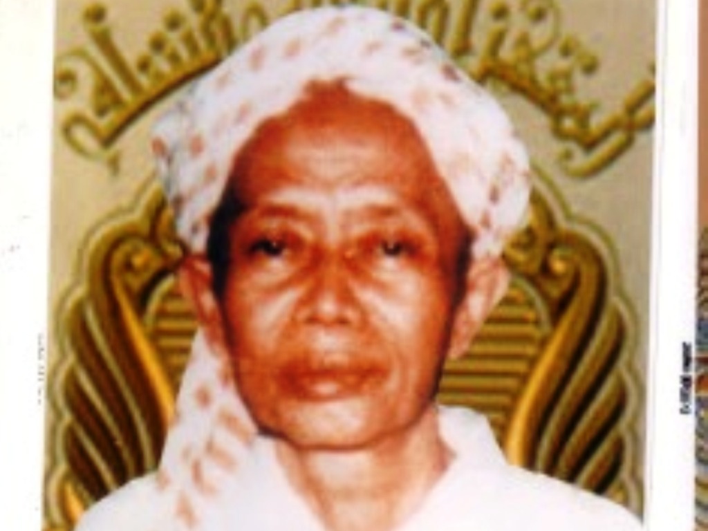 Meneladani Kemoderatan KH Chudlori Tegalrejo Meneladani Kemoderatan KH Chudlori Tegalrejo