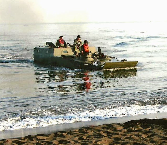 Tank APC Amphibi buatan PT. Wirajayadi Bahari Tank APC Amphibi buatan PT. Wirajayadi Bahari