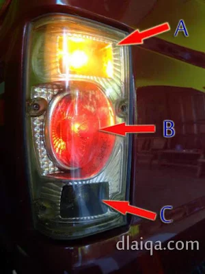 cek lampu sein (A), lampu rem (B), lampu mundur (C)