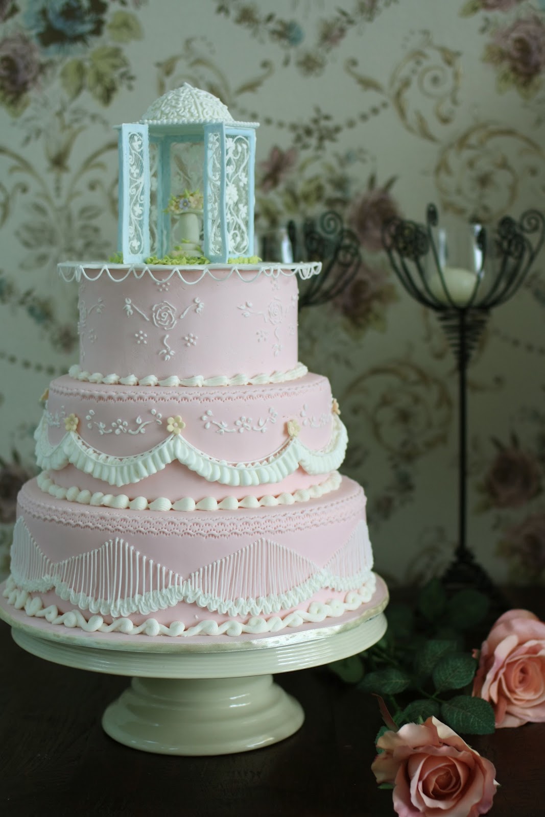 THE DESSERT TABLE ROYAL ICING THE DESSERT TABLE
