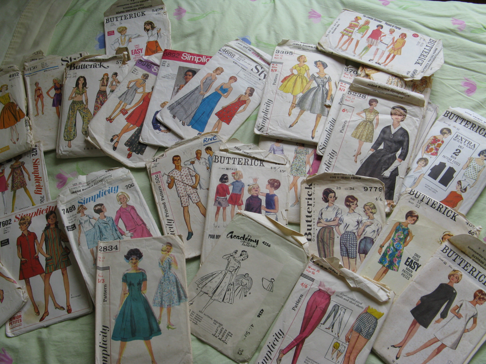 Fancy Nancy Sews: Vintage Sewing Patterns