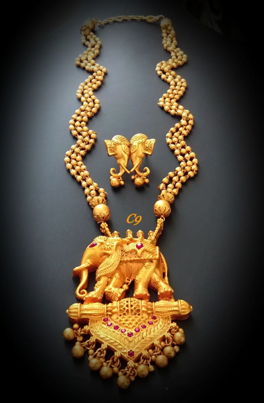 Exclusive chain With Elephant pendent