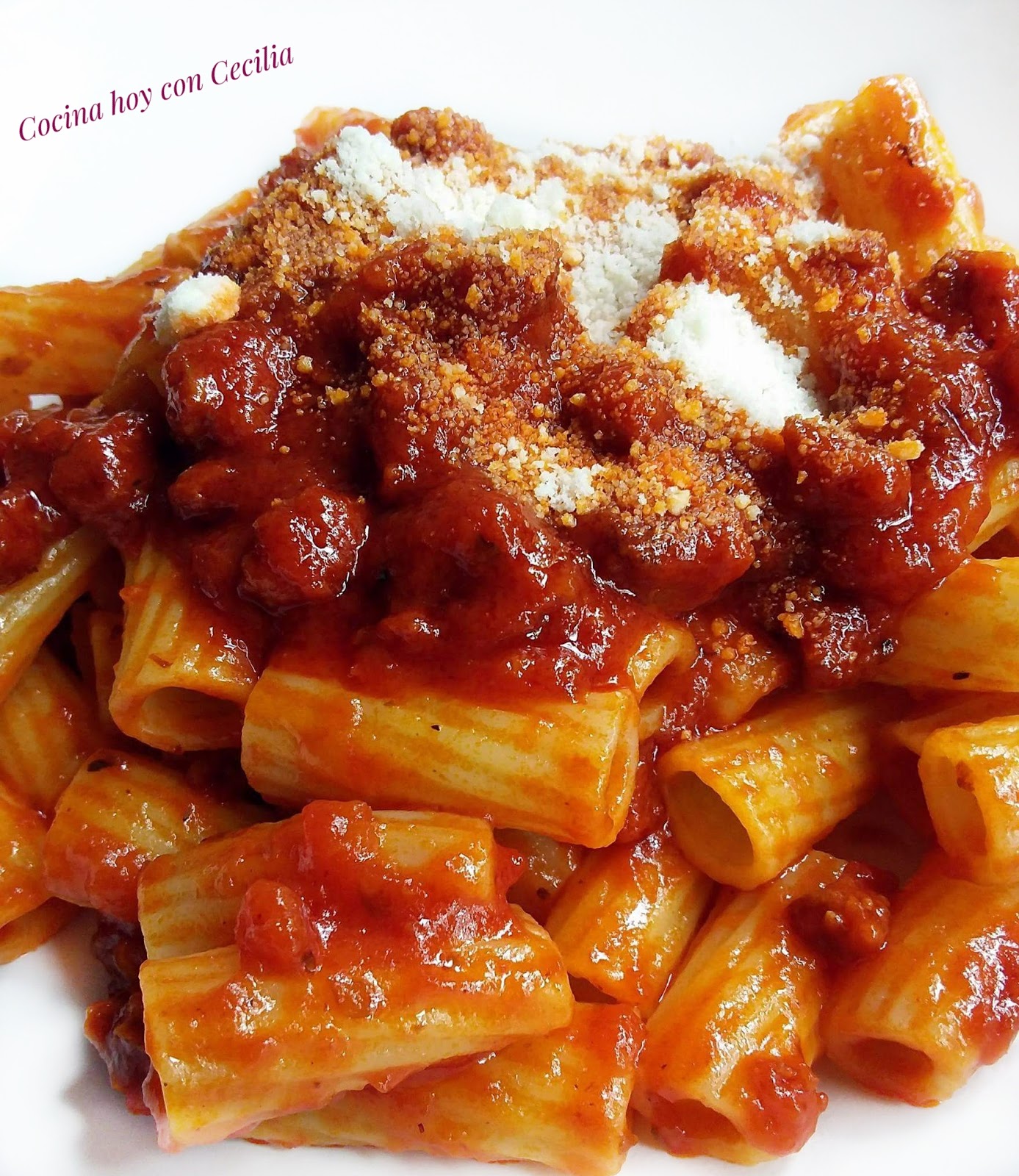 Recetas fáciles "Cocina hoy con Cecilia": Macarrones con salsa de chorizo