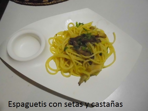 Espaguetis con setas y castañas