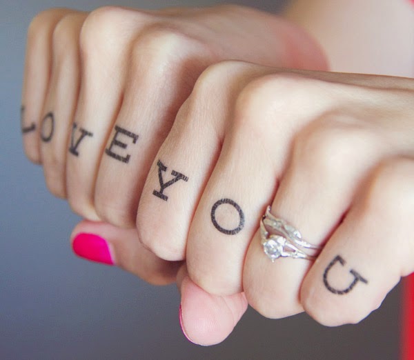 на безымянном пальце песня. на безымянном пальце песня. обручальное кольцо на пальце. почему обручальное кольцо носят на безимеянном падьцн. на безымянном пальце песня.