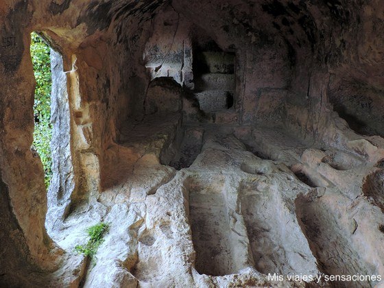 Cueva de Santorkaria, Laño, Condado de Treviño