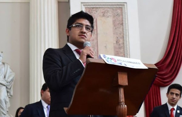 "No merecen vivir quienes pidan la renuncia de Peña Nieto" dice líder priista nacional. "No merecen vivir quienes pidan la renuncia de Peña Nieto" dice líder priista nacional.