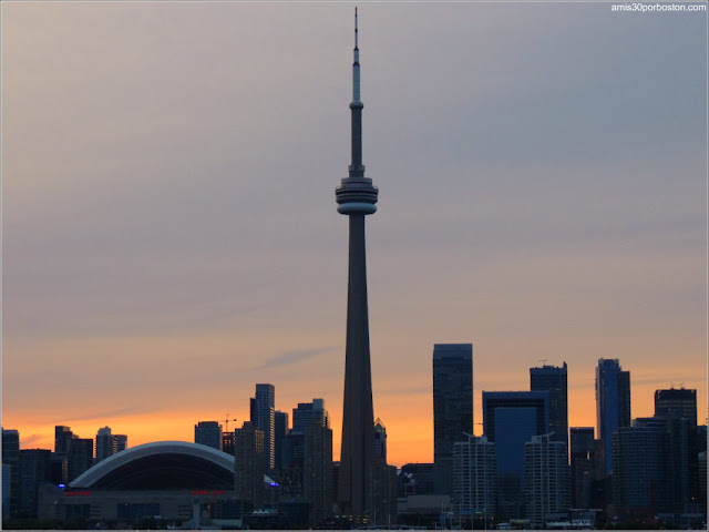 Vistas desde el Ferri al Atardecer de Toronto
