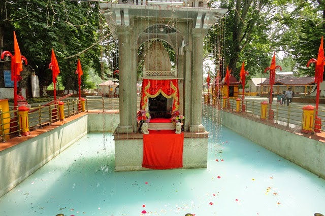 Kheer Bhavani temple at Tullamula in the Srinagar