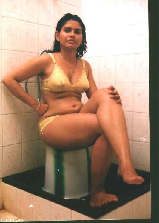 video high quality naked bath Indian women