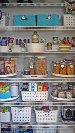 Organized pantry | OrganizingMadeFun.com