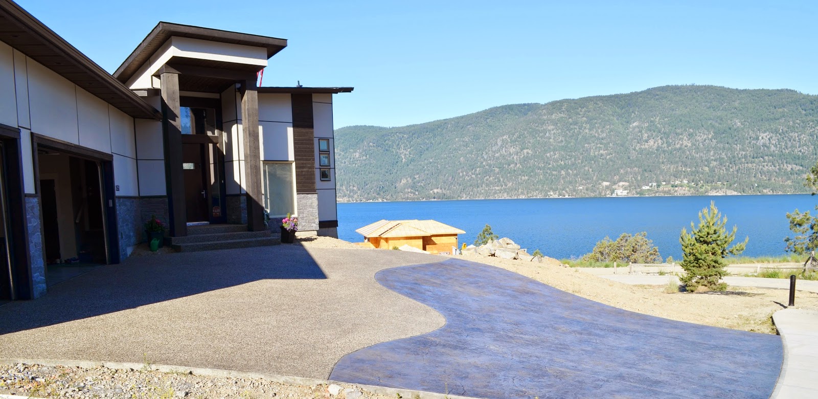 MODE CONCRETE SEALING, PRESSURE WASHING, YEARLY MAINTENANCE CONCRETE