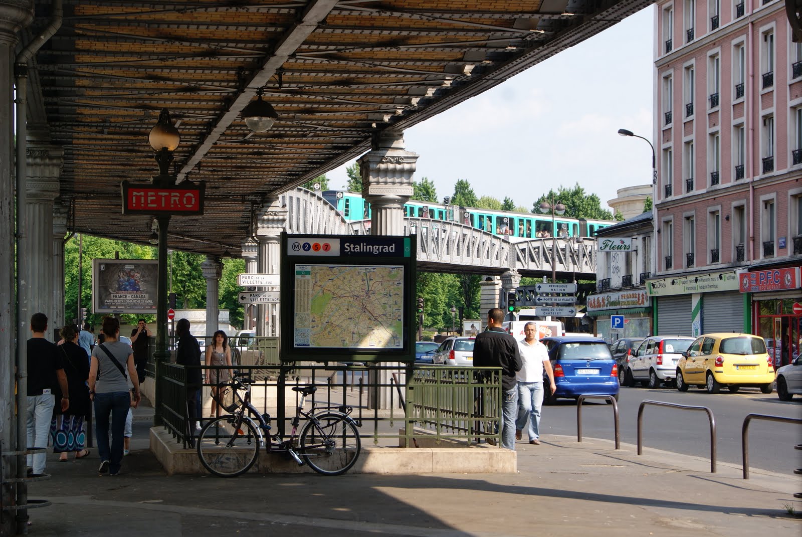 Codzienny Paryż Stalingrad